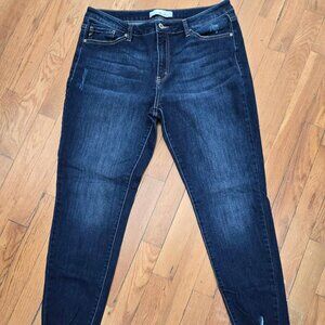KanCan Skinny Dark Wash Sz 15
